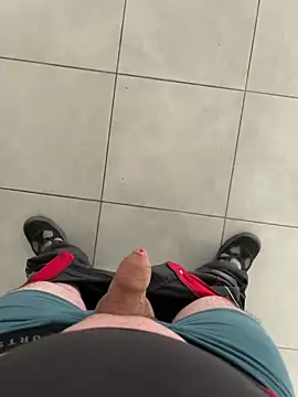 Snapshot of lescoquin2215 chatting on December 5, 2025, 11:31 am lescoquin2215 online show from December 5, 2025, 11:31 am