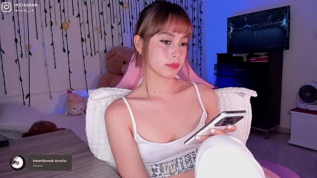 Snapshot of alice_guerin_ chatting on January 12, 2025, 5:34 am alice guerin  online show from January 12, 2025, 5:34 am