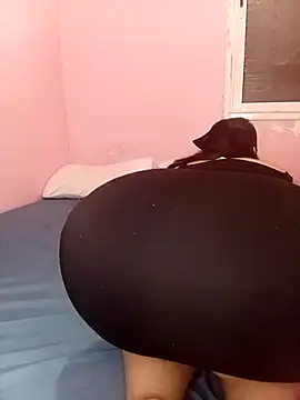 Salimasexyxh online show from May 13, 2026, 6:04 pm