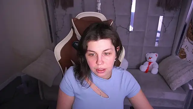 MirandaWong online show from February 6, 2026, 6:42 am