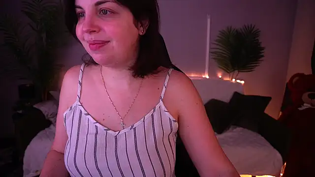 MirandaWong online show from April 9, 2026, 5:31 am