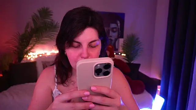 MirandaWong online show from April 1, 2026, 5:31 am