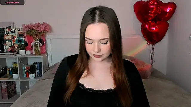Snapshot of LittleKiitten chatting on May 29, 2026, 2:56 pm LittleKiitten online show from May 29, 2026, 2:56 pm
