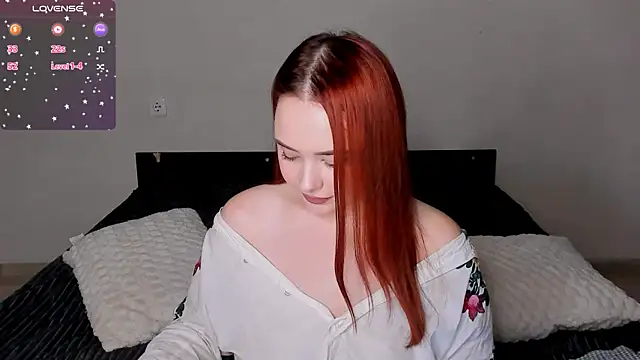 Snapshot of LittleKiitten chatting on December 4, 2024, 2:42 pm LittleKiitten online show from December 4, 2024, 2:42 pm