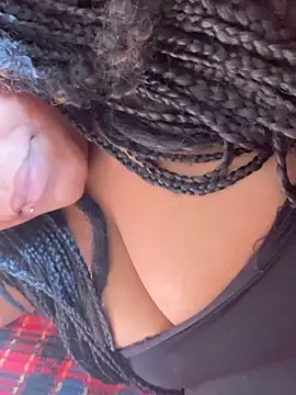 Snapshot of vic_pretynhaa chatting on September 14, 2025, 5:24 pm vic pretynhaa online show from September 14, 2025, 5:24 pm