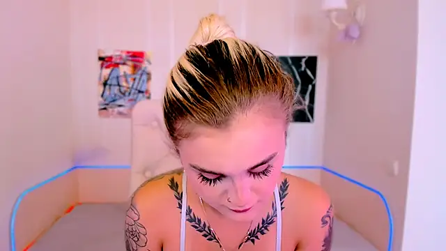  Ravenaa online show from September 22, 2025, 7:14 am