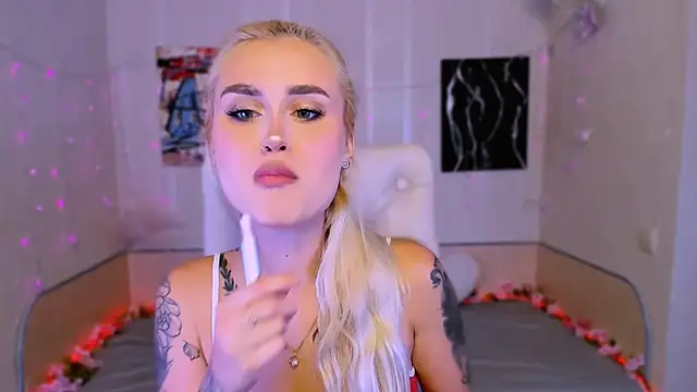  Ravenaa online show from November 1, 2025, 3:17 pm