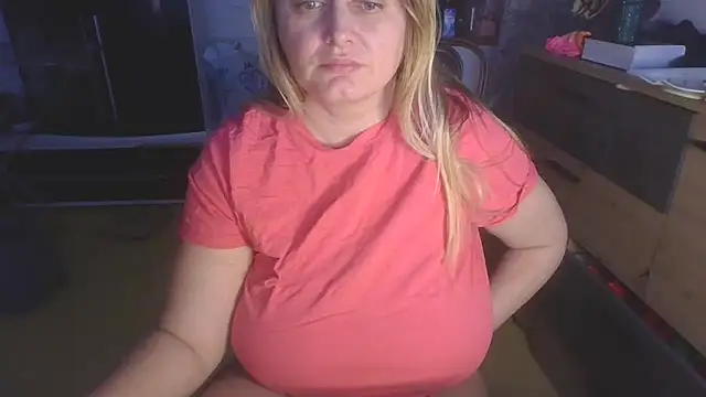 Meliss Official9 online show from February 12, 2026, 10:31 pm