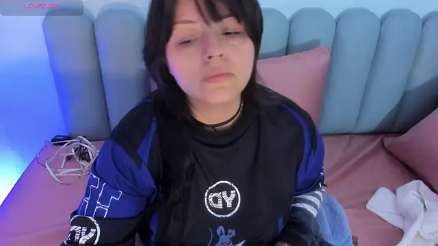 curvy rousi online show from February 17, 2026, 11:40 am