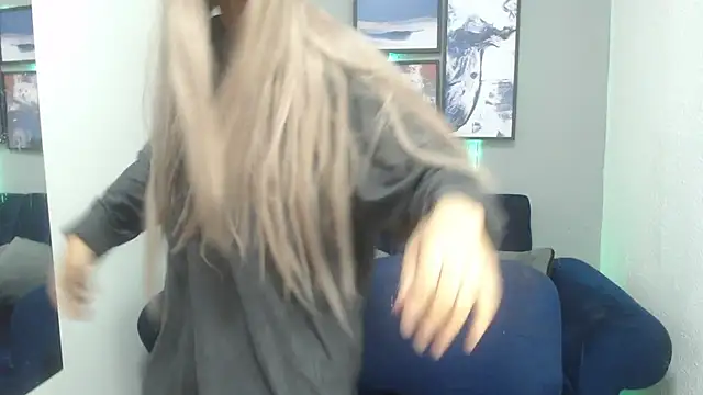 vainillaplaypussy online show from October 15, 2025, 12:13 pm
