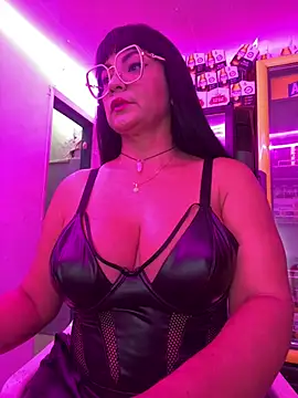 Hot beauty   online show from February 18, 2026, 1:58 am