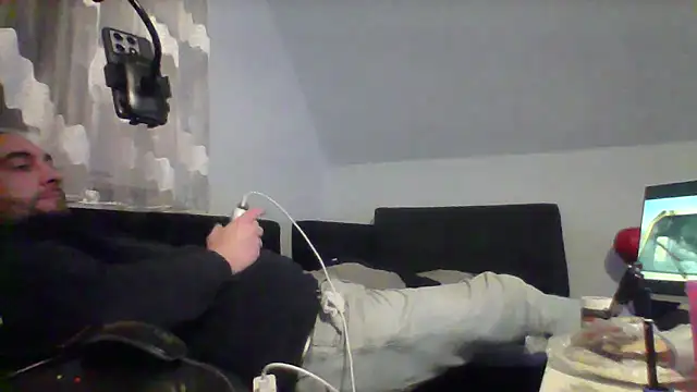 NewyorkDimi online show from December 4, 2025, 12:42 am