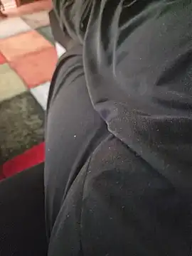 Snapshot of Warumnicht1980 chatting on November 8, 2025, 5:22 am Warumnicht1980 online show from November 8, 2025, 5:22 am