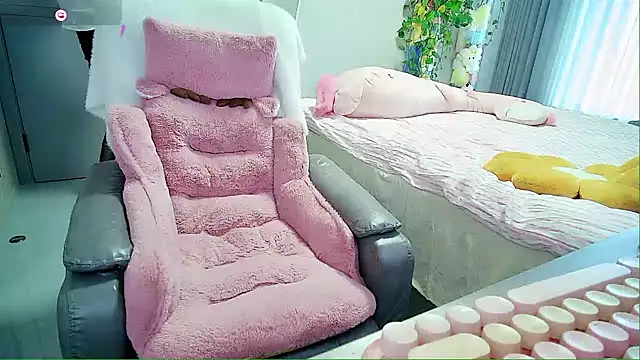 Xiaoyu-G online show from November 5, 2025, 1:31 am