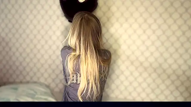 Evvie Summn1 online show from December 20, 2025, 9:56 am