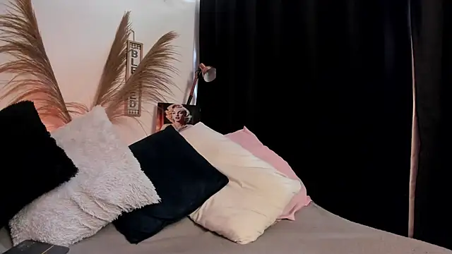 Serenity Day online show from November 13, 2025, 6:23 pm