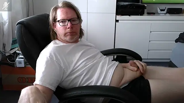 VSteph online show from April 25, 2026, 12:19 pm