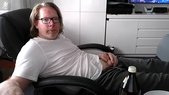 VSteph online show from April 18, 2026, 2:19 pm