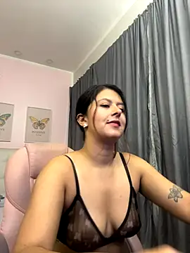 liss black online show from October 6, 2025, 4:02 am