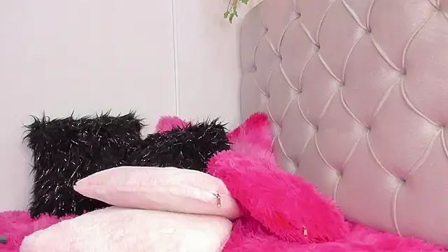 lilibluex online show from March 14, 2025, 3:37 am