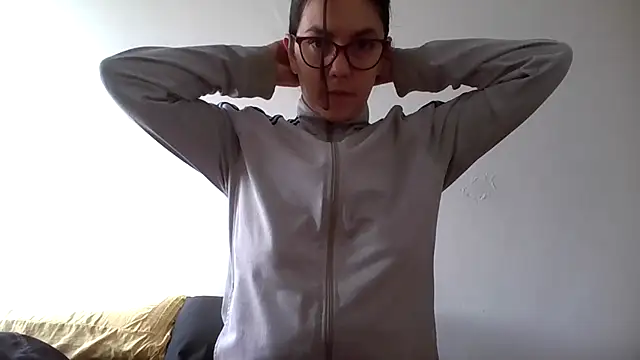 Snapshot of Tiramisu89 chatting on October 15, 2025, 7:11 pm Tiramisu89 online show from October 15, 2025, 7:11 pm