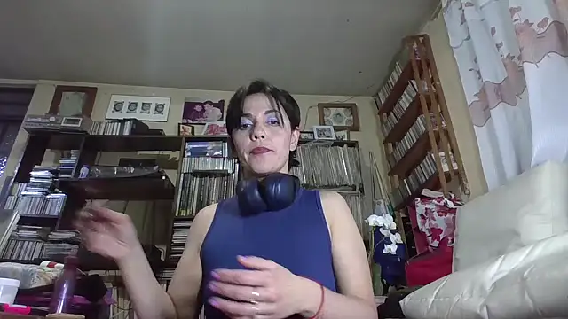 Snapshot of Tiramisu89 chatting on December 22, 2024, 6:06 am Tiramisu89 online show from December 22, 2024, 6:06 am