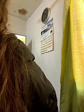 Yasmine47 online show from September 26, 2025, 7:48 am