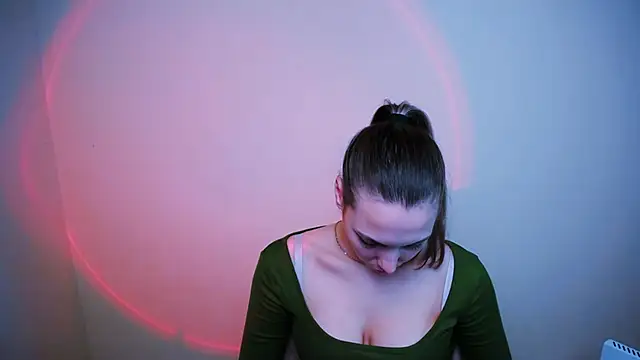 VanessaMay  online show from December 15, 2024, 5:23 am