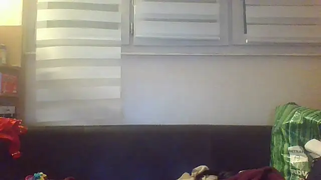 Snapshot of unejeunebrat81 chatting on January 18, 2025, 2:58 am unejeunebrat81 online show from January 18, 2025, 2:58 am
