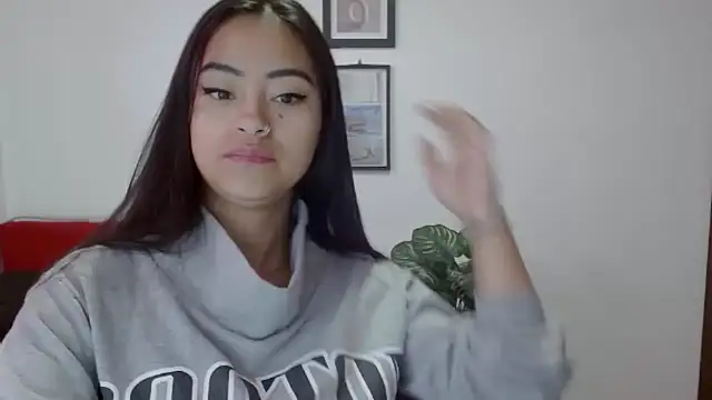 NatalyEscobar lx online show from April 11, 2026, 1:48 pm