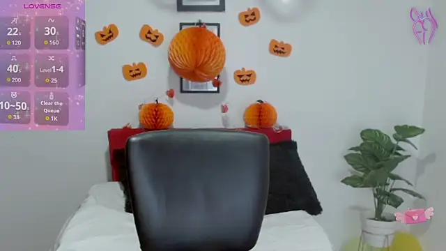 NatalyEscobar lx online show from October 1, 2025, 12:09 pm