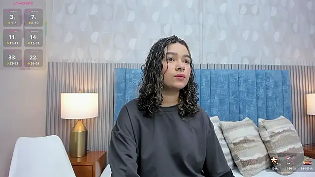 Snapshot of pretty_sunlight_ chatting on February 4, 2026, 1:22 am pretty sunlight online show from February 4, 2026, 1:22 am