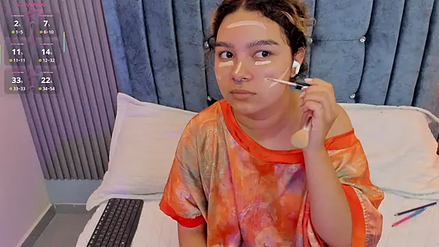pretty sunlight  online show from July 18, 2026, 9:23 pm