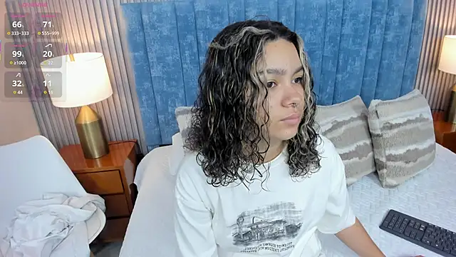 Snapshot of pretty_sunlight_ chatting on February 21, 2026, 1:29 am pretty sunlight online show from February 21, 2026, 1:29 am