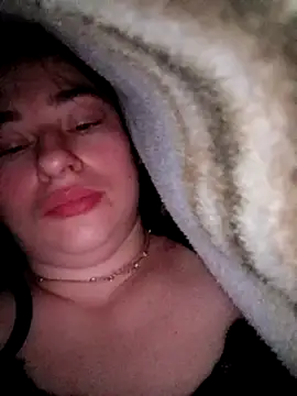 Snapshot of YuliannaFox chatting on February 6, 2025, 10:43 pm YuliannaFox online show from February 6, 2025, 10:43 pm