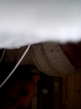 Snapshot of YuliannaFox chatting on February 8, 2025, 6:44 pm YuliannaFox online show from February 8, 2025, 6:44 pm