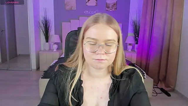 Snapshot of marydoji chatting on January 7, 2025, 12:34 am marydoji online show from January 7, 2025, 12:34 am