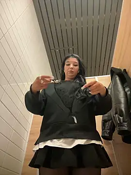 Tisha Busty online show from September 28, 2025, 1:40 pm