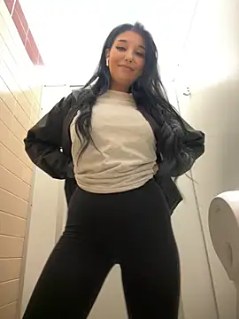 Tisha Busty online show from September 26, 2025, 4:14 pm