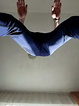 Gingerbeard40 online show from December 4, 2025, 8:02 am