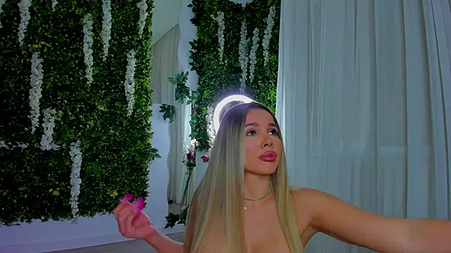 VivienCarter online show from February 26, 2026, 4:23 am