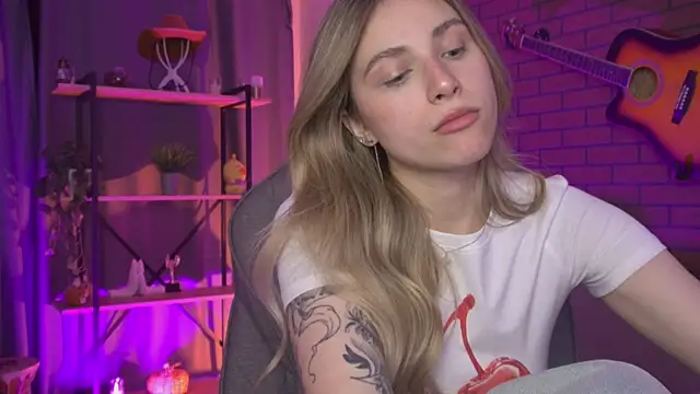 EllieCutes online show from July 19, 2026, 9:17 am