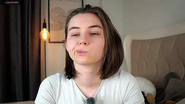 MeghanElson online show from June 3, 2026, 2:55 pm