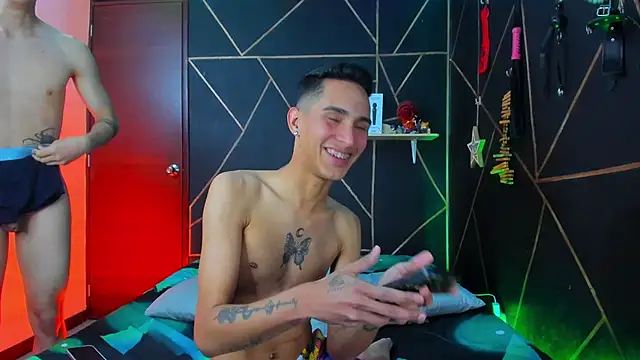 Snapshot of MillersKink chatting on January 17, 2025, 12:31 am MillersKink online show from January 17, 2025, 12:31 am