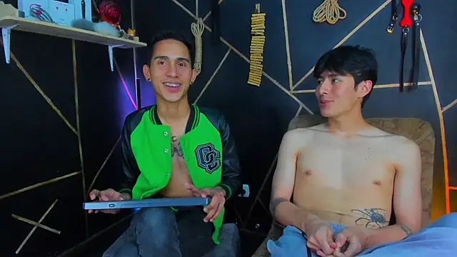 Snapshot of MillersKink chatting on February 9, 2025, 1:22 am MillersKink online show from February 9, 2025, 1:22 am