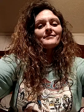 Snapshot of Harley428 chatting on February 19, 2025, 2:44 pm Harley428 online show from February 19, 2025, 2:44 pm