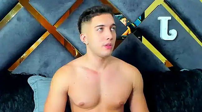 Snapshot of jeicob_stone chatting on December 22, 2024, 5:21 pm jeicob stone online show from December 22, 2024, 5:21 pm