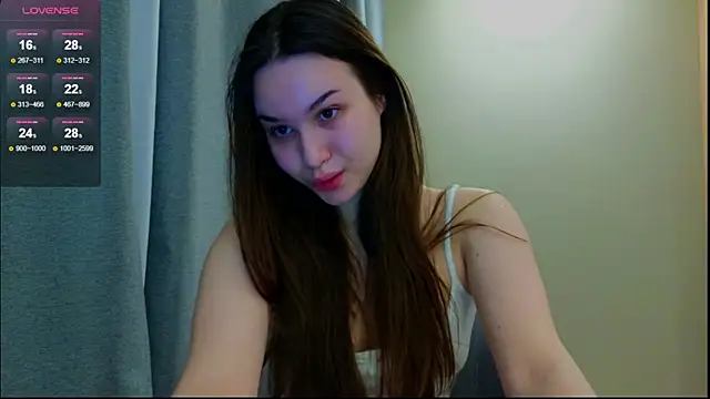 Snapshot of Roxie_Mils chatting on February 24, 2025, 6:15 pm Roxie Mils online show from February 24, 2025, 6:15 pm