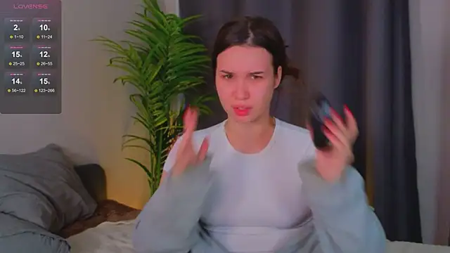 Snapshot of Roxie_Mils chatting on January 19, 2025, 9:02 pm Roxie Mils online show from January 19, 2025, 9:02 pm