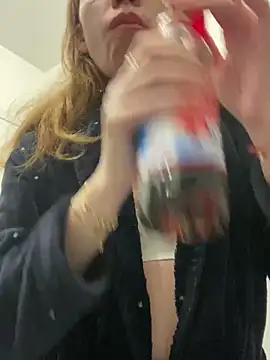 Snapshot of EvaRush chatting on February 16, 2025, 4:53 pm EvaRush online show from February 16, 2025, 4:53 pm